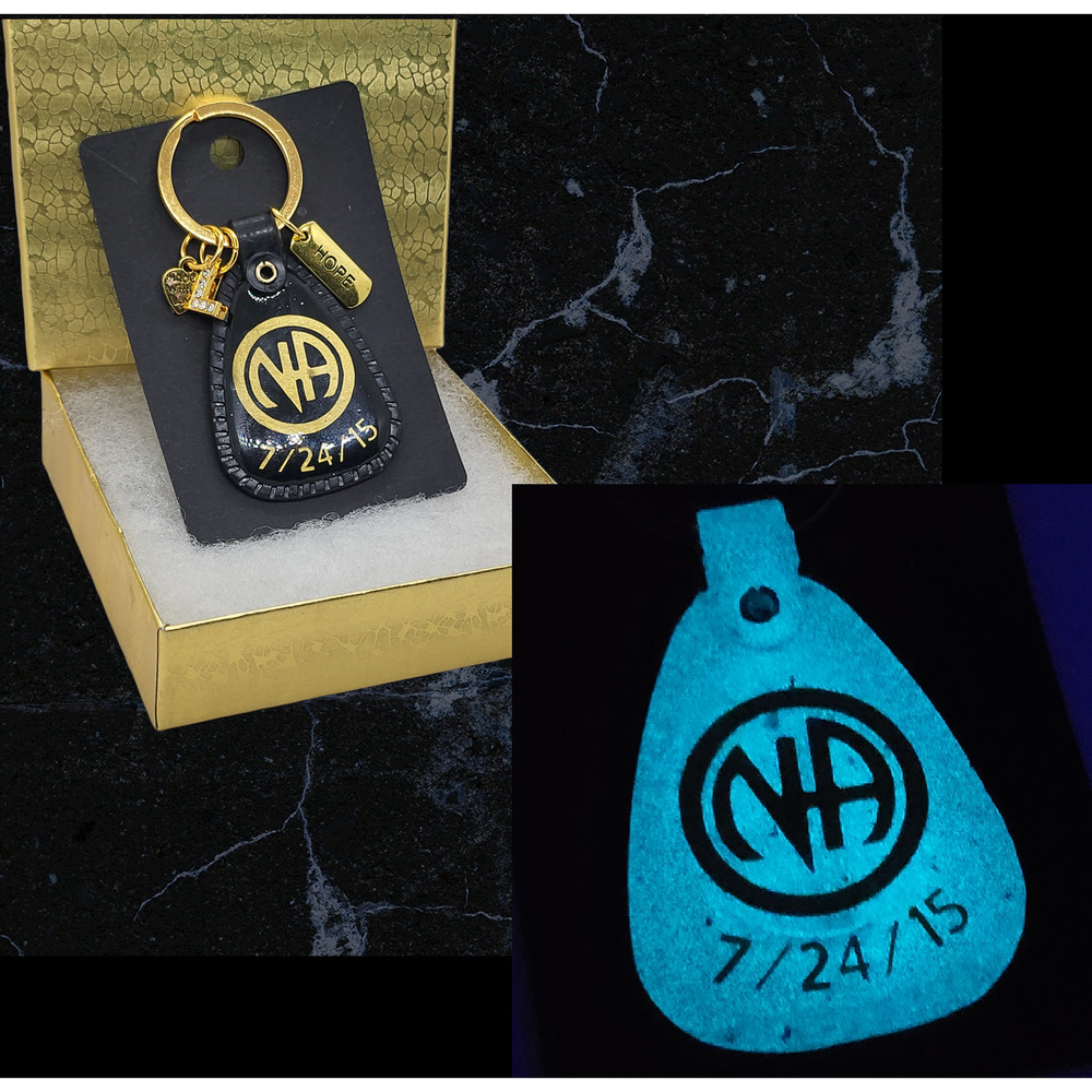 NA Narcotics Anonymous CUSTOM black GLOW clean date keytag! Free goodies!